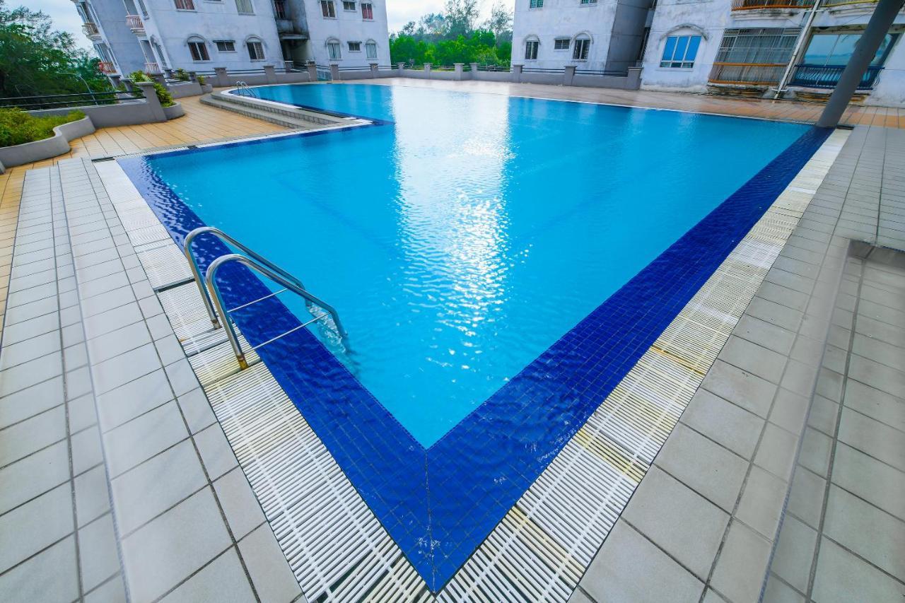 Oyo Home 90466 Jc Sunshine Bay Resort Apartment Port Dickson Exterior photo